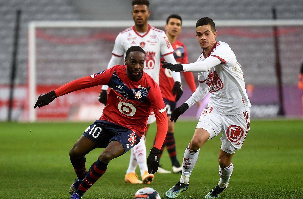 容和出色的 容和出色的